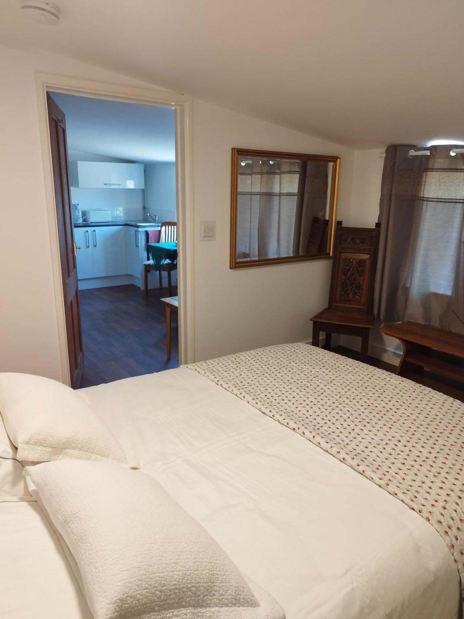 Two Birds Weekly Stay Malmesbury Eksteriør billede